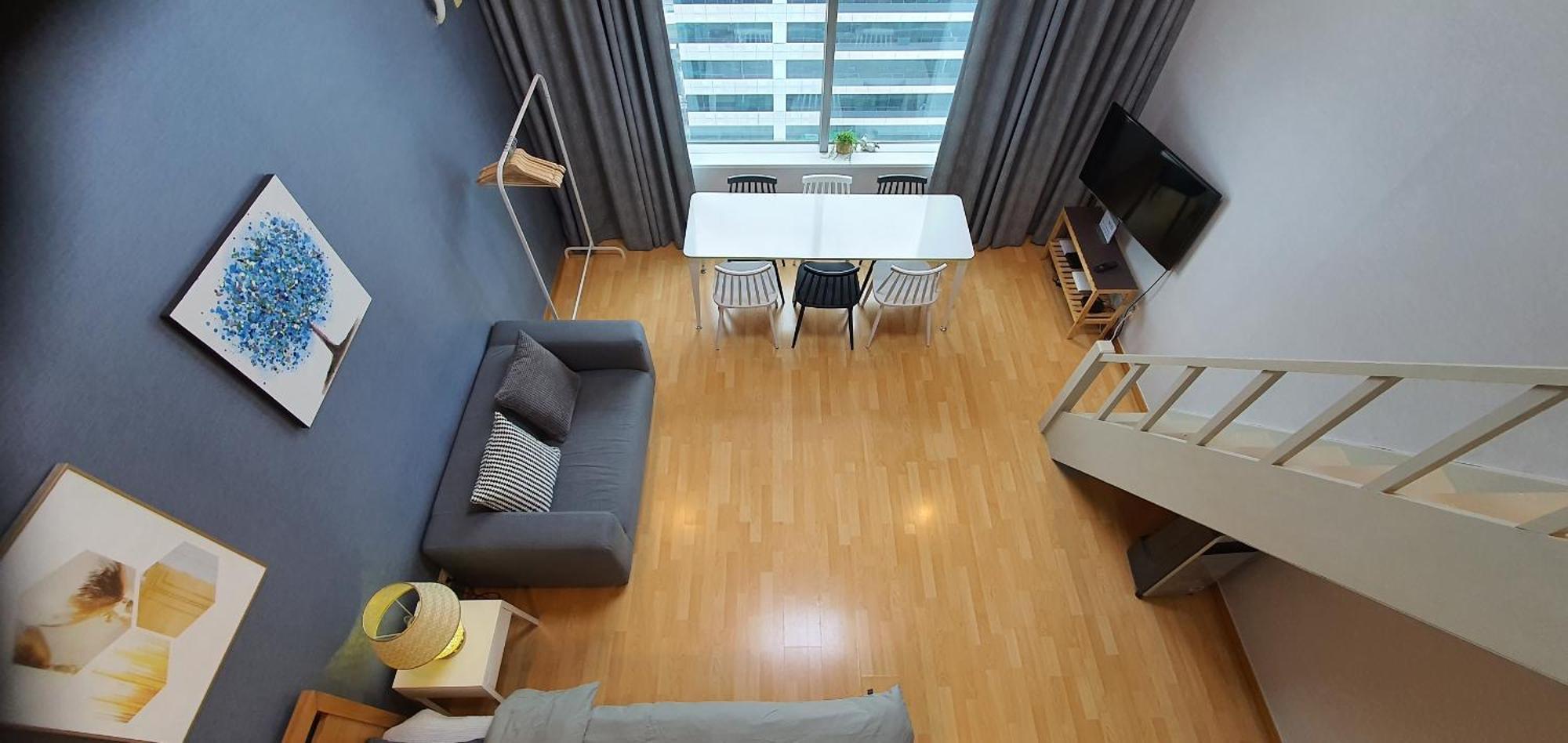 Moon Apartment *