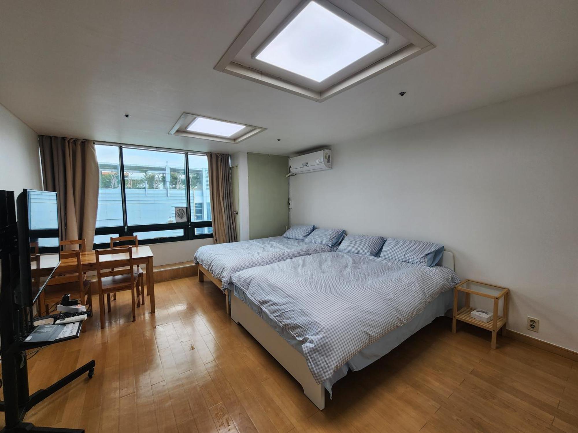 Moon Apartment