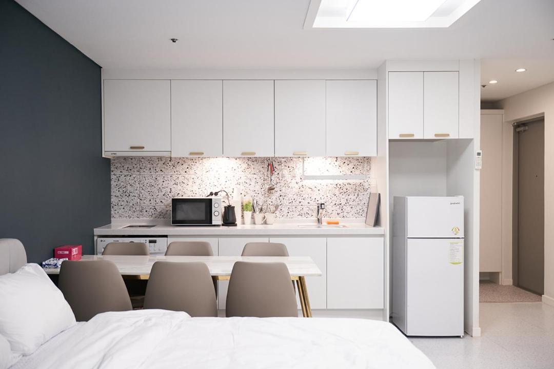 Apartment Moon